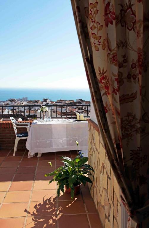Doppelzimmer mit Balkon und Meerblick